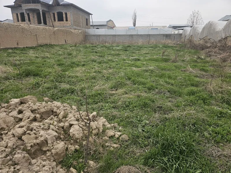 10 sotix yer sotiladi Joylashuv samarqand tuman chordara maxallasi