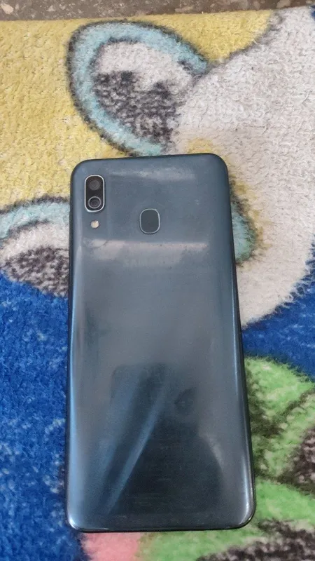 Samsung A30 satiladi