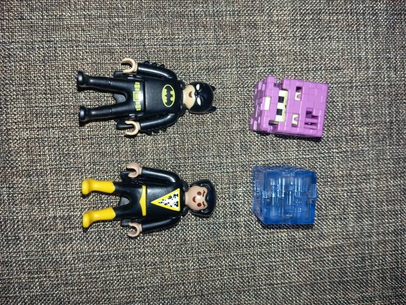 Продам фигурки из Dc и Minecraft ( Kinder Joy ) 1