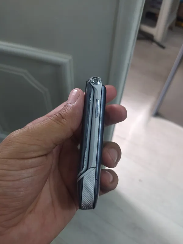 Knopkali telefon Motorola K1M Perfectum — фото 1