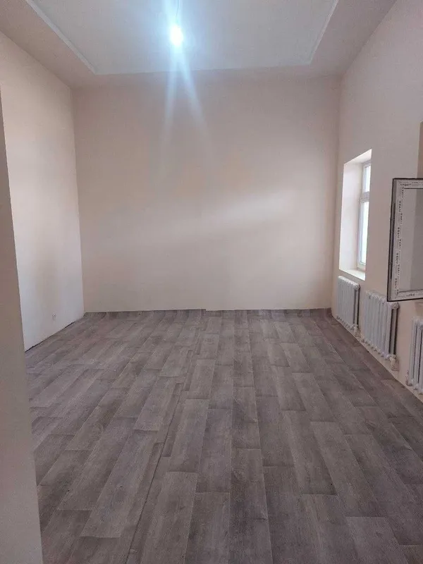 200 m² maydonga ega noturar joy ijaraga beriladi. 5 200 m² maydonga ega noturar joy ijaraga beriladi. 5