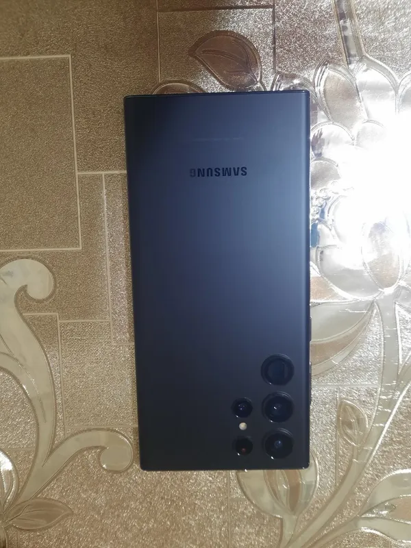 Samsung S22 ultra 12/512