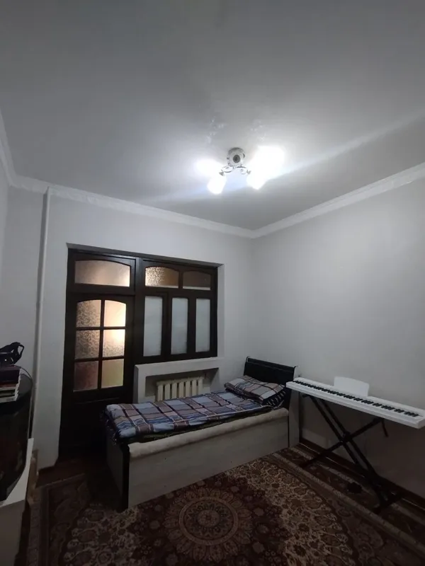 Продаётся 4-комнатная квартира на м-в Ахмад Югнаки — фото 3