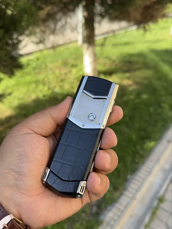 Vertu Signature Black Alligator Stainless Steel