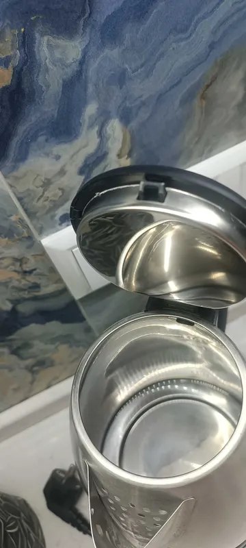 Yeni kullanılmamış kettl metal ve siyah renkte kaliteli bı ürün 2 Yeni kullanılmamış kettl metal ve siyah renkte kaliteli bı ürün 2