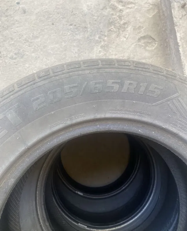 Срочно продаются шины R15 2 Срочно продаются шины R15 2