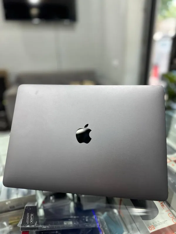 Macbook pro M2 13
