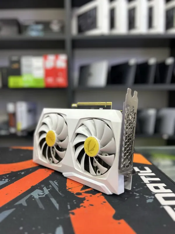 ZOTAC Gaming GeForce RTX 3070 Twin Edge OC White 8GB 2 ZOTAC Gaming GeForce RTX 3070 Twin Edge OC White 8GB 2