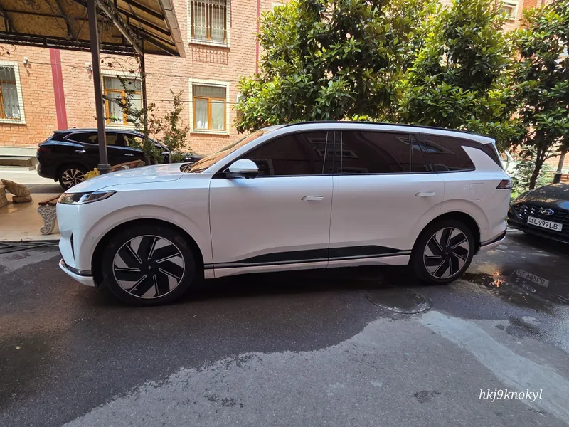 Dongfeng 008 бизнес класса 2025 йил — фото 1