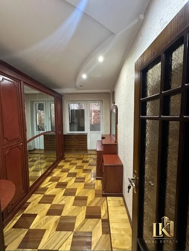 Продаётся 4-комнатная квартира, 80 м², Яккасарайский район (ориентир: Korzinka МВД) — фото 3