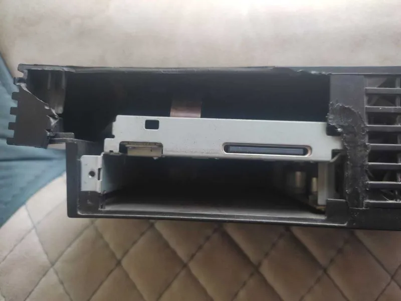Продаётся на запчасти рабочая Sony PS 2 30005 . Работает от 110 вольт — фото 1