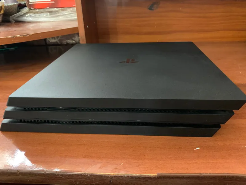 Playstation 4 pro — фото 1