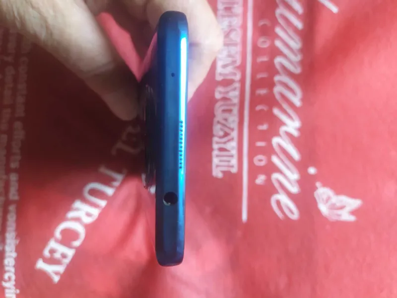 Продаеться телефон Honor 50 lite 7