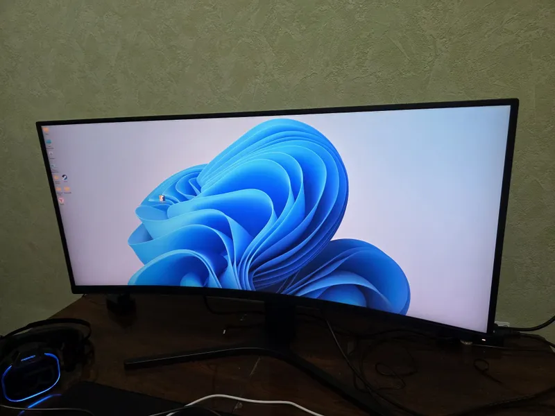 Монитор MI 34 144hz. Как новый. Возможен обмен. Доставка.