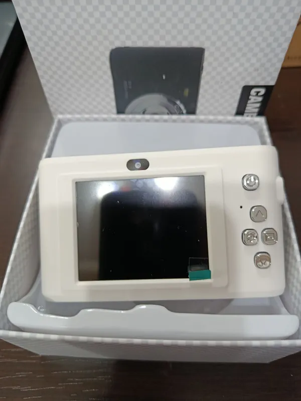 Продается фотоаппарат новый 3
