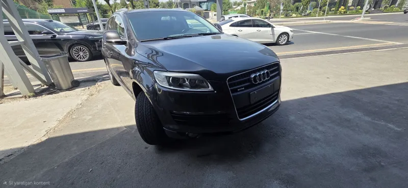 Audi Q7 (Quattro) 8 Audi Q7 (Quattro) 8