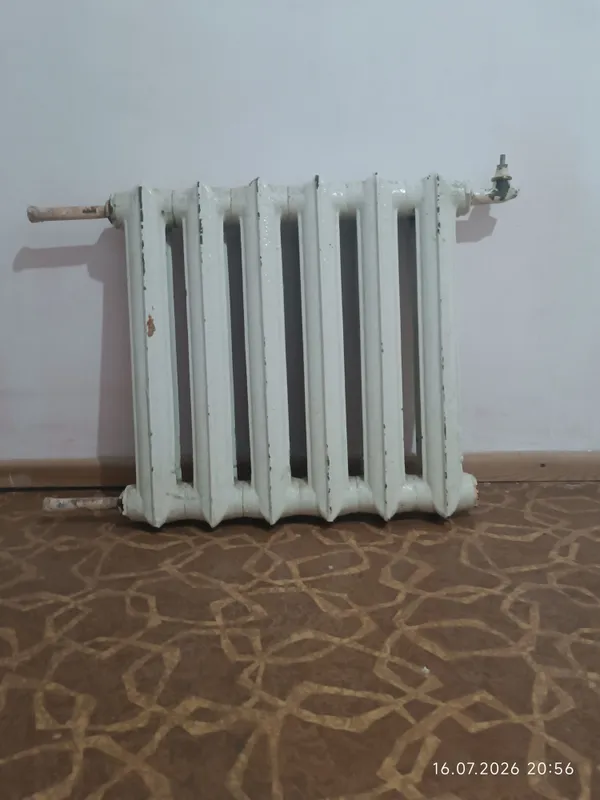 Чугунный батарея, (радиатр труба) продаётся 1 Чугунный батарея, (радиатр труба) продаётся 1
