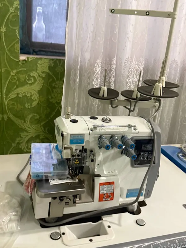 DISON DS-E4 4 ipli sanoat overlock mashinasi 2