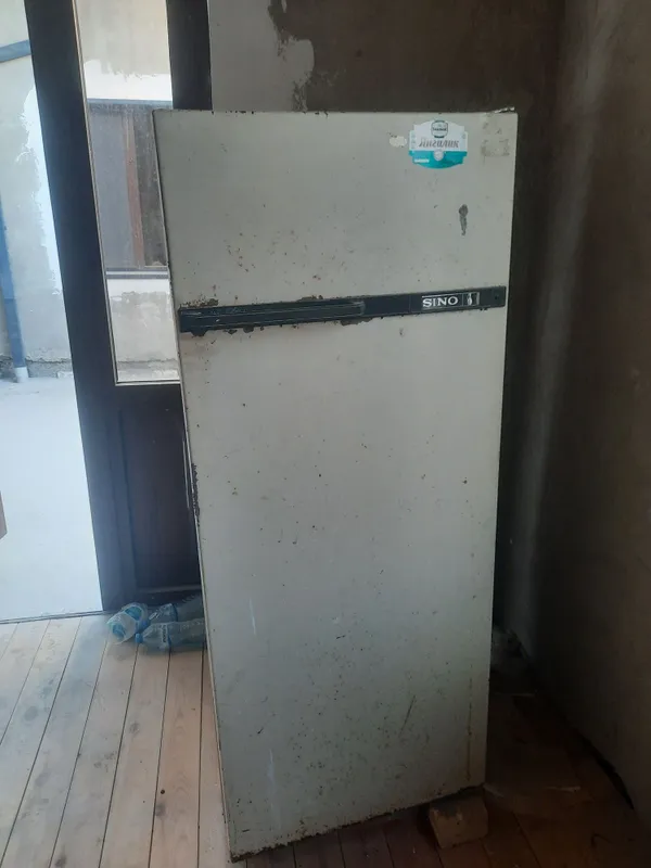 Срочно продаю холодильник б/у 2