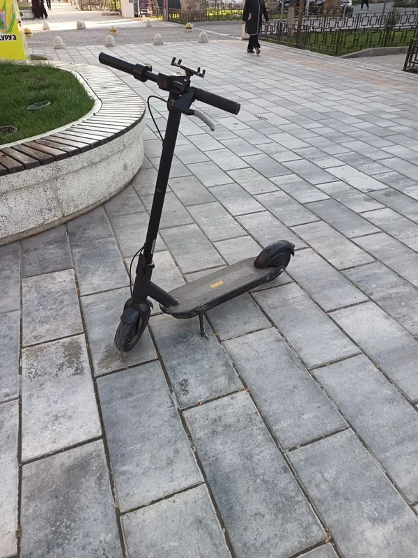 Продам электосамокат Ninebot g30