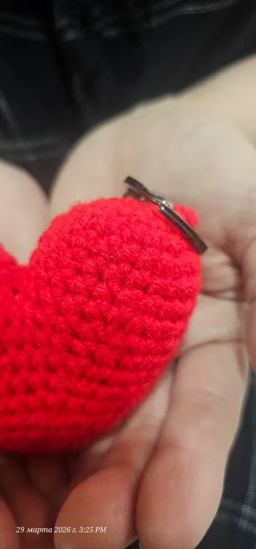 Вязаный брелок «Сердечко» (Handmade) — фото 2