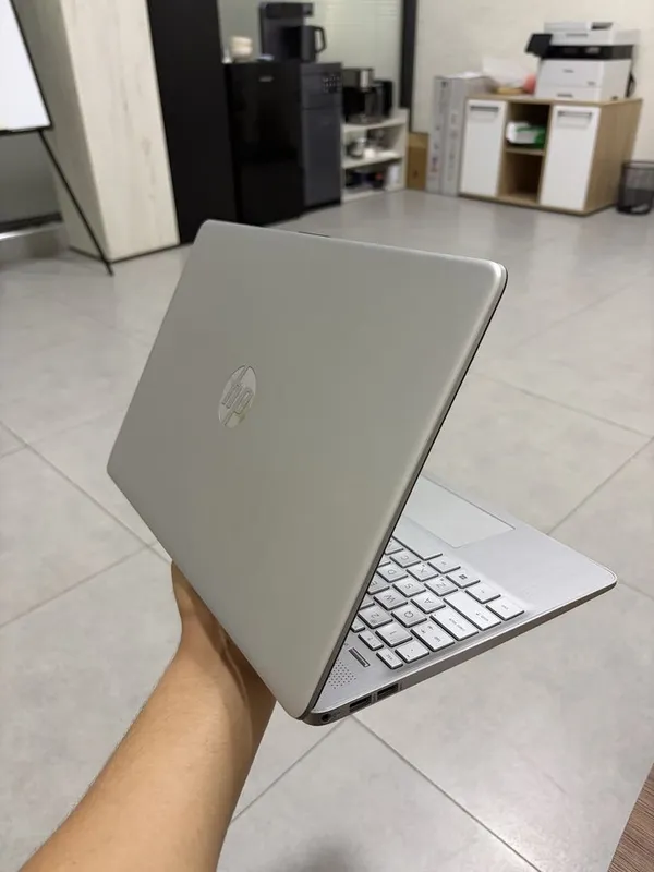 Noutbook HP Laptop i5