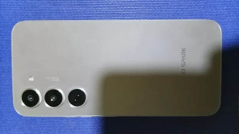 Tecno Spark 40 Pro — фото 2