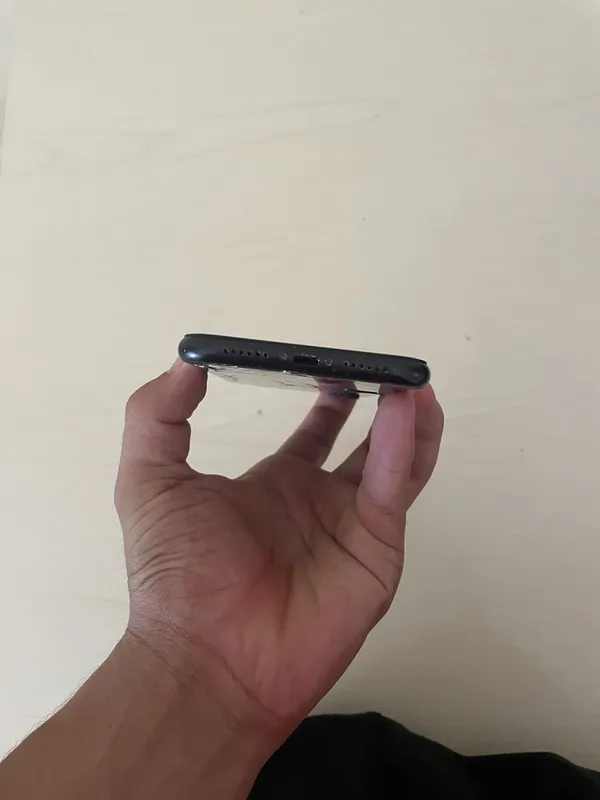 Iphone xr yomkist 79 xotira 128 aybi rasmda ekran almashgan face id bo 3 Iphone xr yomkist 79 xotira 128 aybi rasmda ekran almashgan face id bo 3