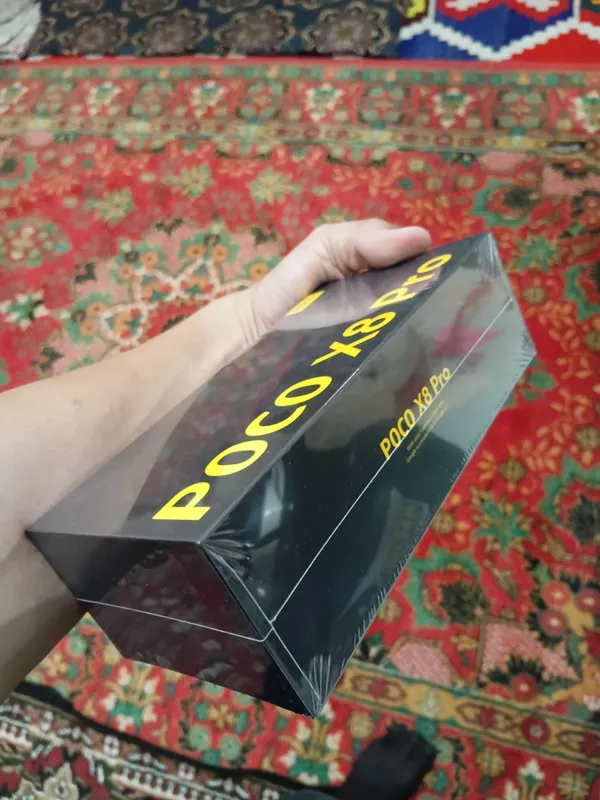 Телефон Poco x8 pro 3