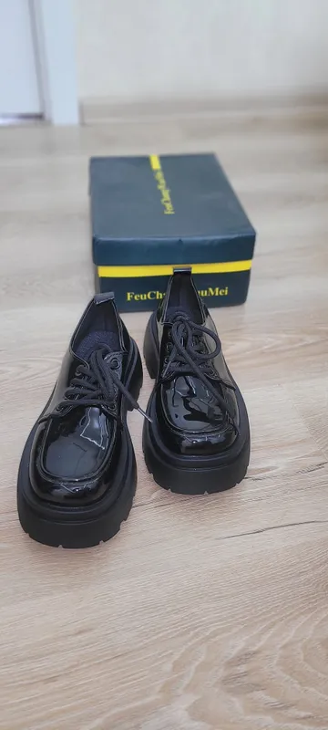 loafer tufli