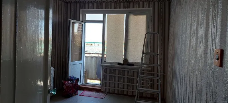 3 xonalik xonadon sotiladi polichudes bozori roparasida 1