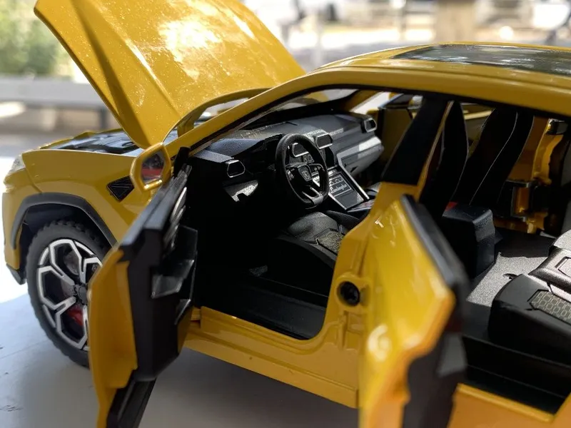 Modelka Lamborghini Urus 1:24 6