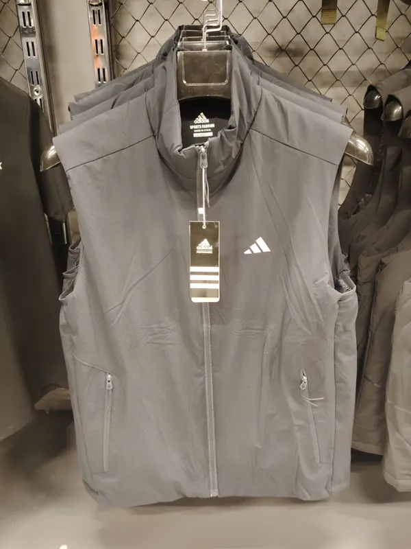 Жилет adidas Жилет adidas