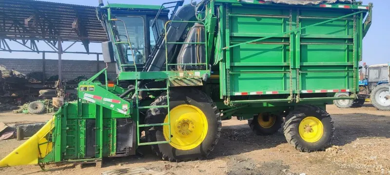 John Deere 9970. 2 John Deere 9970. 2