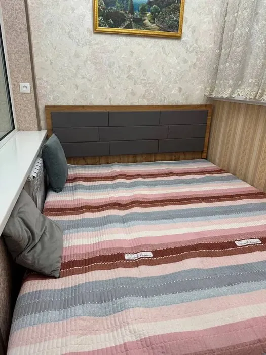 В Алмазарском районе 1 комн  переделанная на 2х