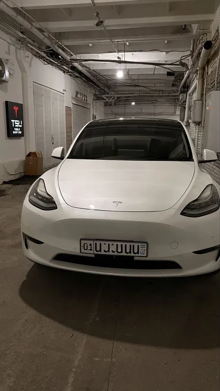 Tesla model Y 2021 4 Tesla model Y 2021 4