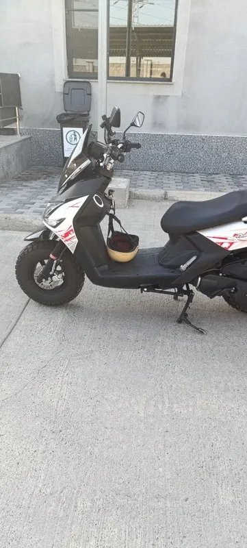 Sukuter benzing. 4