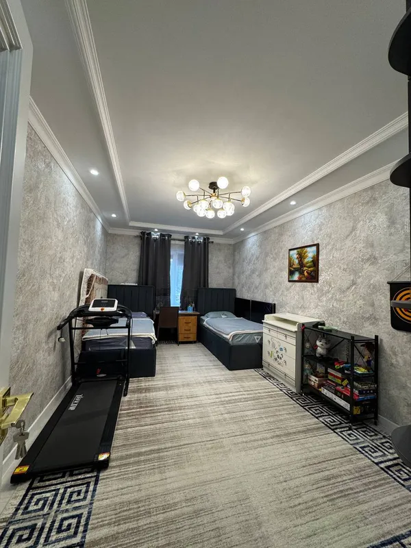 Продаётся 4-комнатная квартира, 100 м², 2/9, евро ремонт 5