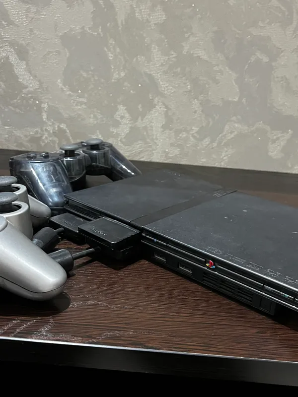 Playstation 2 Slim 1