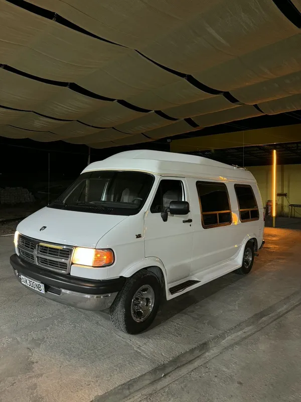 Dodge RAM minivan 2500 2 Dodge RAM minivan 2500 2
