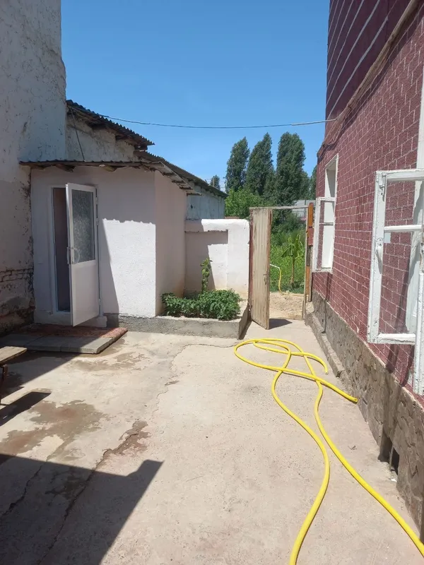 Uchastka sotiladi 6 so tik 6 ta xona 3