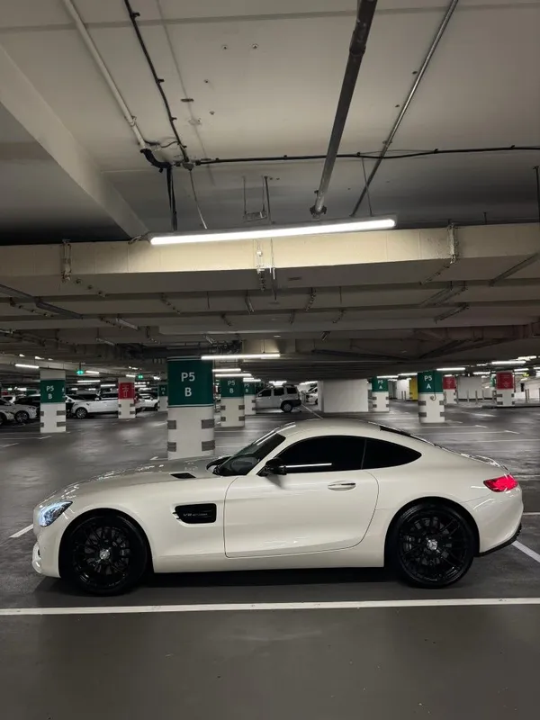 Mercedes Benz AMG GT 8