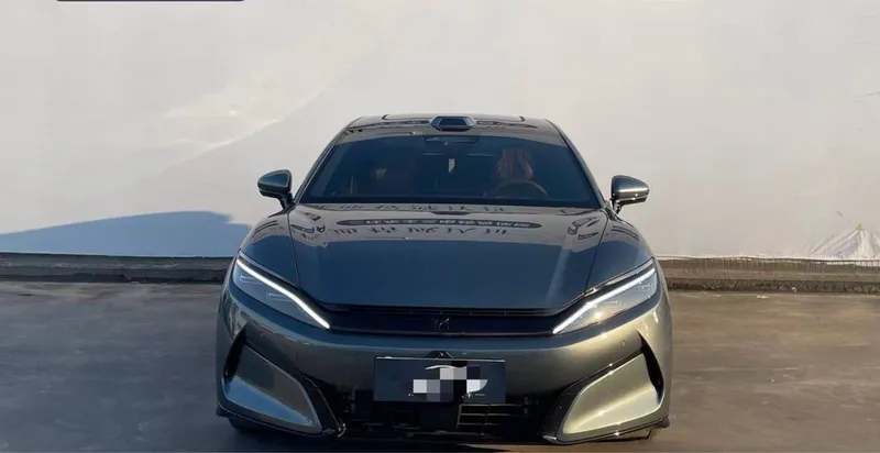 BYD HAN L Gibrid 3.9 sikund 2025 yil