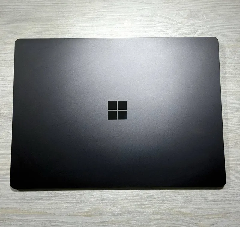 Surface Laptop 4 13.5” 2K Core i5-1145G7 16/512GB 2 Surface Laptop 4 13.5” 2K Core i5-1145G7 16/512GB 2
