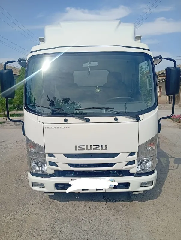 Isuzu NQR 77. 3 tonnale