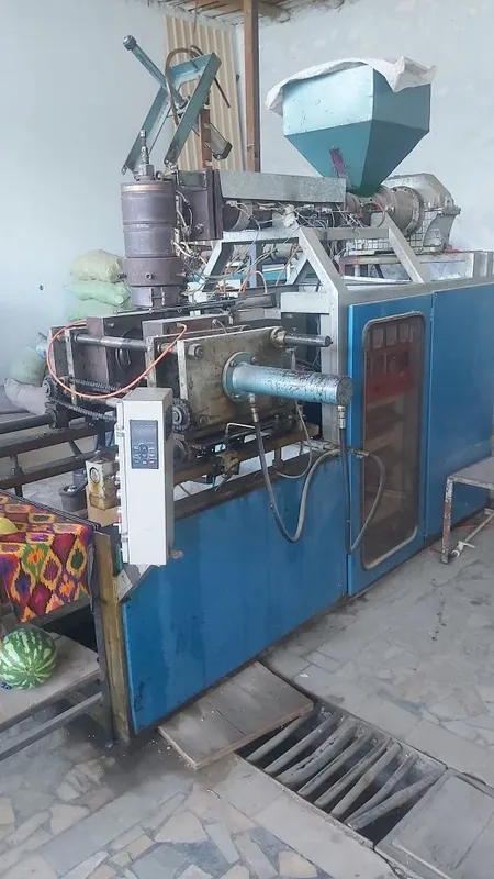 Видувной станок HDPE сотилади 2дона бор 2л,3л Видувной станок HDPE сотилади 2дона бор 2л,3л