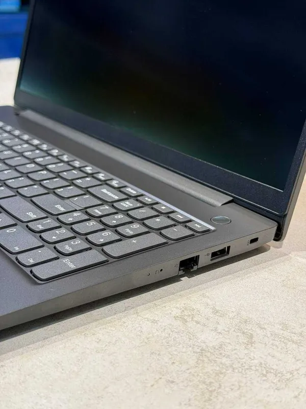Lenovo V15/AMD R7 7730U/DDR4 8GB/SSD NVME 512GB/Display 15'6 FHD IPS 1 Lenovo V15/AMD R7 7730U/DDR4 8GB/SSD NVME 512GB/Display 15'6 FHD IPS 1