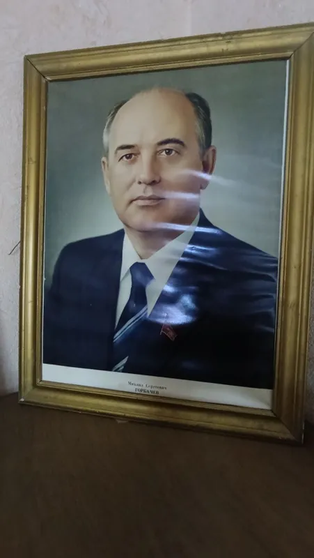 Портреты Горбачев и Ленин, бюст Ленина — фото 2