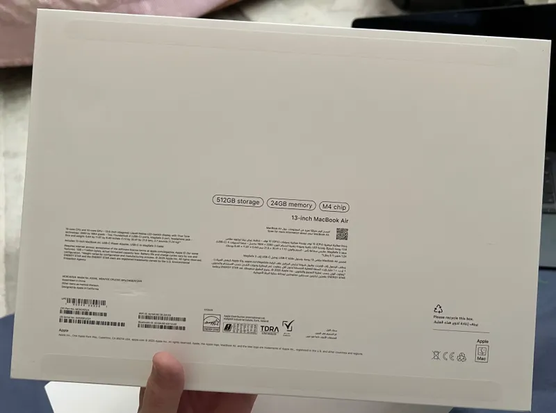 MacBook Air M4 2025. Цвет Midnight. + отдаю бесплатно MagicMouse 4