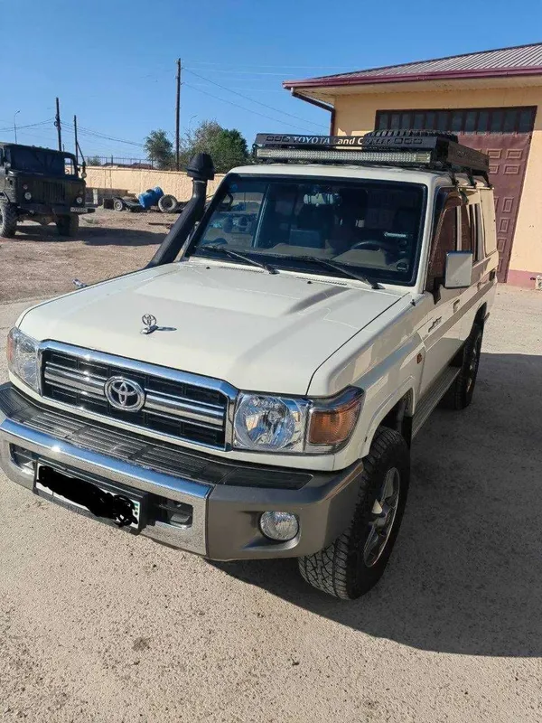 Toyota Land Cruiser 76 2019 года — фото 3